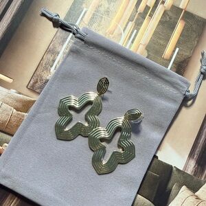 Kendra Scott Abbie Statement Gold Earrings